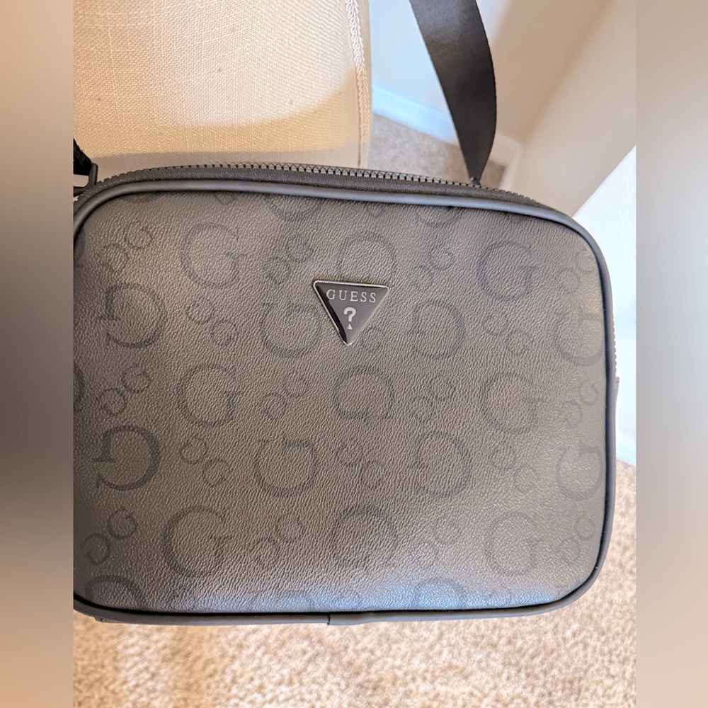 GUESS 🖤 Charcoal Black Logo Crossbody Bag. Black hardware. Carried 2 times